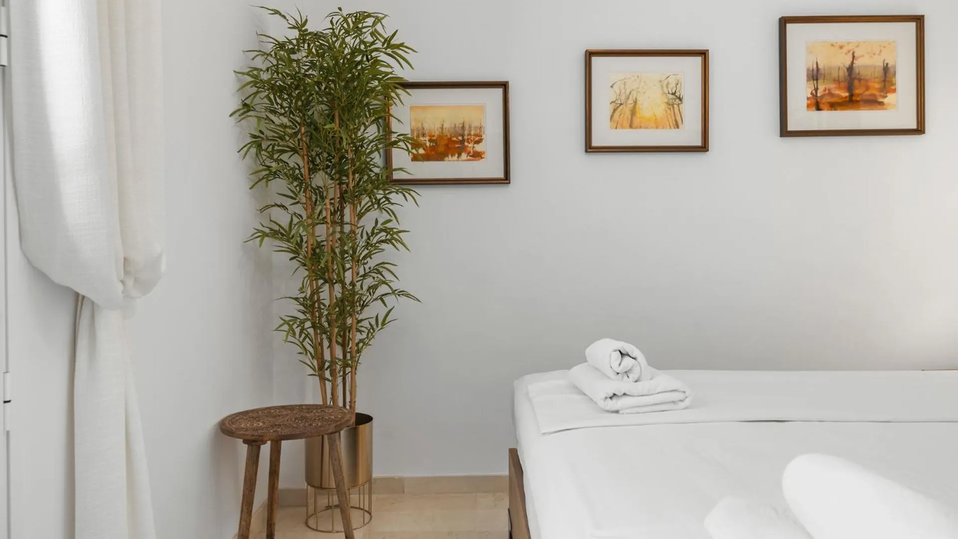 Stunning Apartment In Malaga Historic Center By Costarentals - Mal05