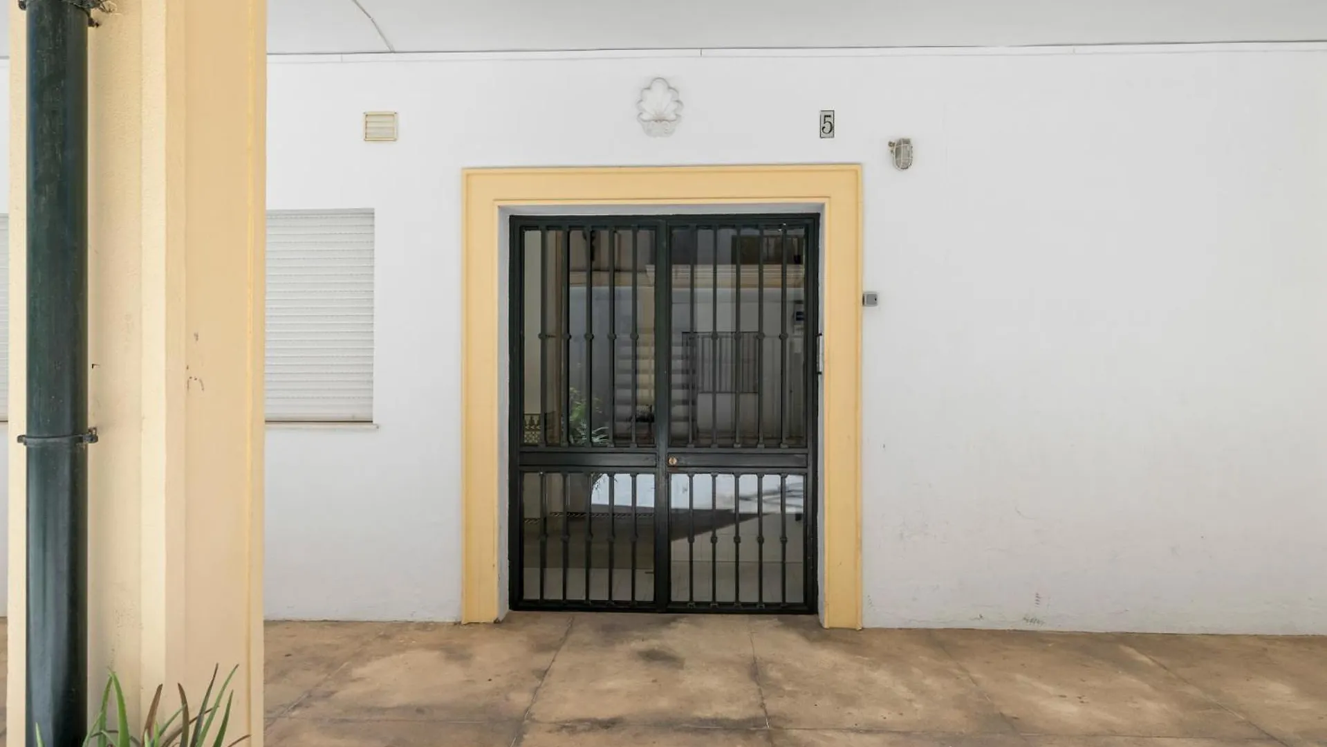 Stunning Apartment In Malaga Historic Center By Costarentals - Mal05