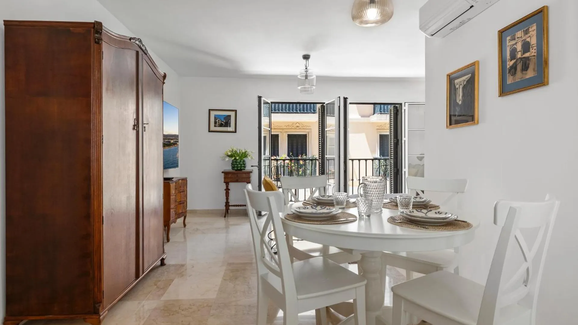Stunning Apartment In Malaga Historic Center By Costarentals - Mal05 Spain