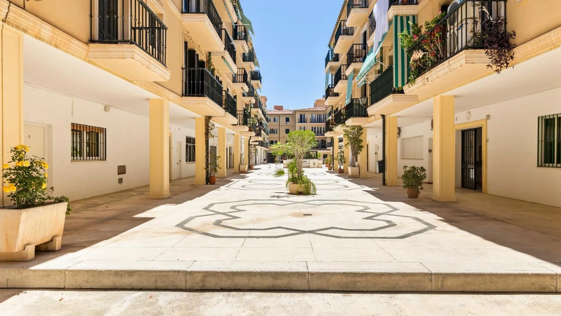Stunning Apartment In Malaga Historic Center By Costarentals - Mal05
